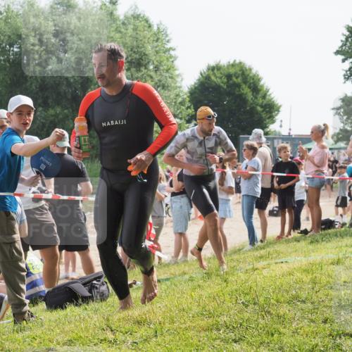 15.06.2025 - 27. Vierlanden-Triathlon KatJ http://msf.ph/oto/8006550 15.06.2025 10:05:40 Schwimmen 366, 378, 401, 413 meine-sportfotos.de