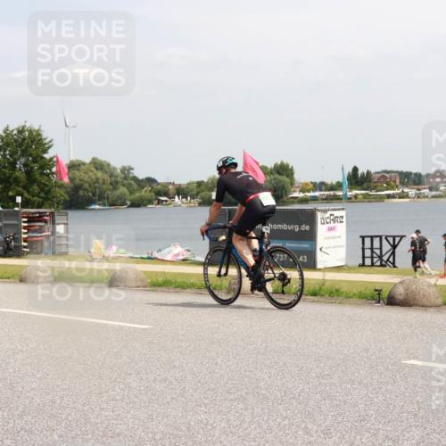 21.06.2025 - 27. Vierlanden-Triathlon H.Heesch http://msf.ph/oto/8006556 15.06.2025 11:59:27 Radfahren 770, 945 meine-sportfotos.de