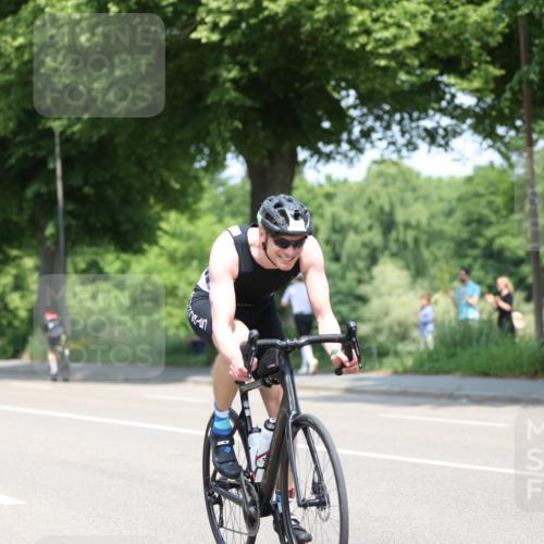 15.06.2025 - 7 Türme Triathlon Yannick Fuchs http://msf.ph/oto/8006560 15.06.2025 12:39:23 Radfahren 216, 666 meine-sportfotos.de