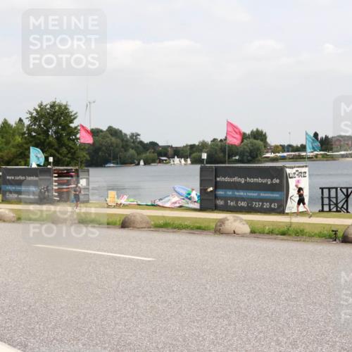 21.06.2025 - 27. Vierlanden-Triathlon H.Heesch http://msf.ph/oto/8006562 15.06.2025 12:06:48 Radfahren 713, 852 meine-sportfotos.de
