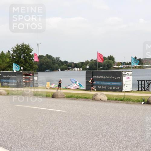 21.06.2025 - 27. Vierlanden-Triathlon H.Heesch http://msf.ph/oto/8006622 15.06.2025 12:06:50 Radfahren 852 meine-sportfotos.de