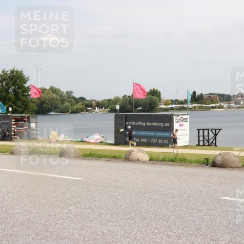 21.06.2025 - 27. Vierlanden-Triathlon H.Heesch http://msf.ph/oto/8006628 15.06.2025 11:59:40 Radfahren 661, 672, 719, 921 meine-sportfotos.de