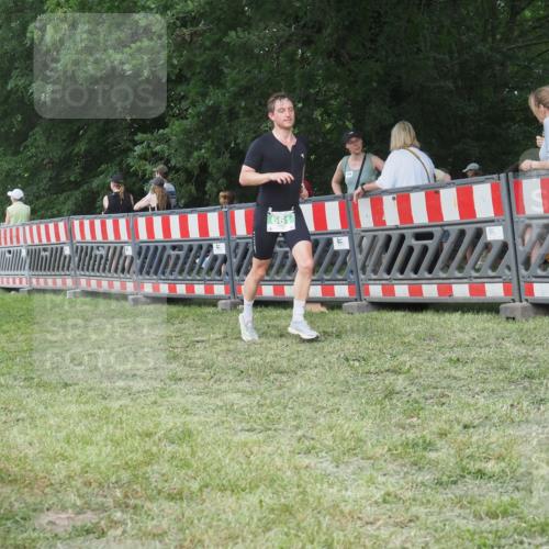 21.06.2025 - 27. Vierlanden-Triathlon KatJ http://msf.ph/oto/8006650 15.06.2025 13:00:03 Ziel 661 meine-sportfotos.de