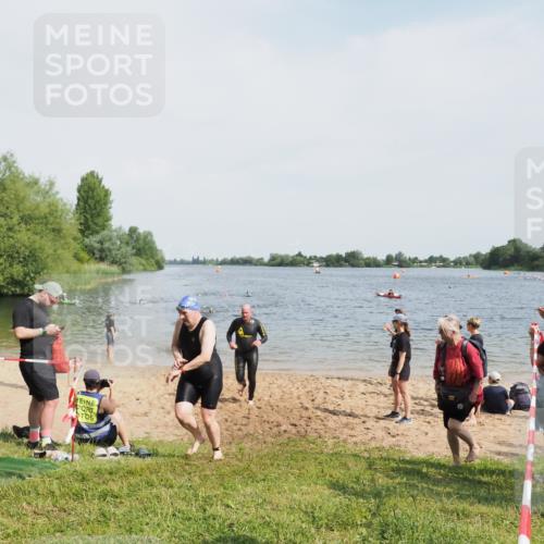 21.06.2025 - 27. Vierlanden-Triathlon MichiJ http://msf.ph/oto/8006661 15.06.2026 10:07:36 Schwimmen 379, 391, 468 meine-sportfotos.de