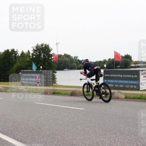 15.06.2025 - 27. Vierlanden-Triathlon H.Heesch http://msf.ph/oto/8006689 15.06.2025 10:39:54 Radfahren 153, 260 meine-sportfotos.de