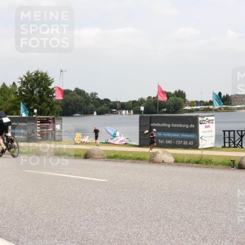 21.06.2025 - 27. Vierlanden-Triathlon H.Heesch http://msf.ph/oto/8006706 15.06.2025 12:06:52 Radfahren 825, 852, 959 meine-sportfotos.de