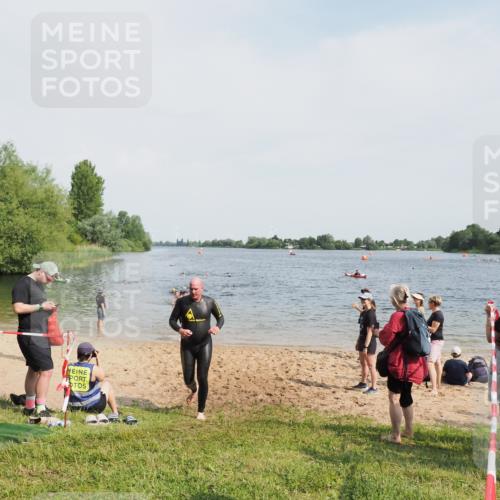 21.06.2025 - 27. Vierlanden-Triathlon MichiJ http://msf.ph/oto/8006712 15.06.2026 10:07:38 Schwimmen 379, 391, 468 meine-sportfotos.de