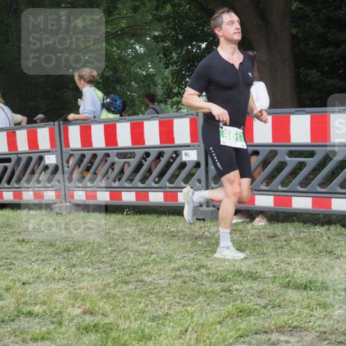 21.06.2025 - 27. Vierlanden-Triathlon KatJ http://msf.ph/oto/8006721 15.06.2025 13:00:04 Ziel 661 meine-sportfotos.de