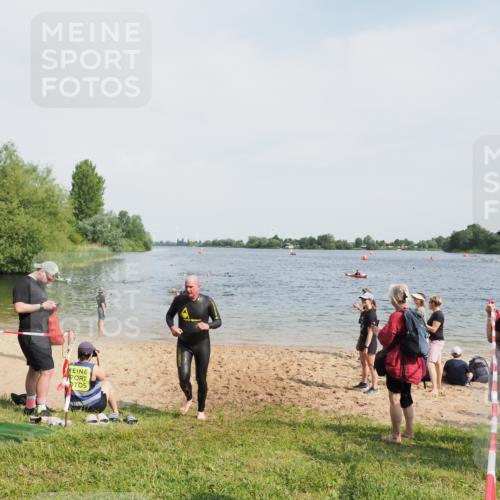 21.06.2025 - 27. Vierlanden-Triathlon MichiJ http://msf.ph/oto/8006725 15.06.2026 10:07:38 Schwimmen 379, 391, 468 meine-sportfotos.de