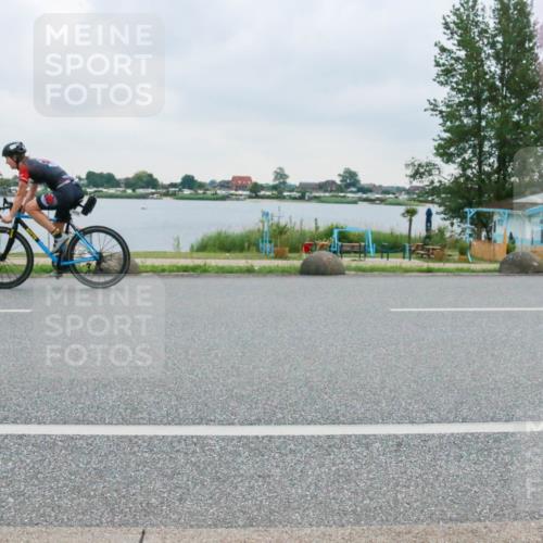 21.06.2025 - 27. Vierlanden-Triathlon H.Heesch http://msf.ph/oto/8006741 15.06.2025 13:13:44 Radfahren 1172, 1218 meine-sportfotos.de