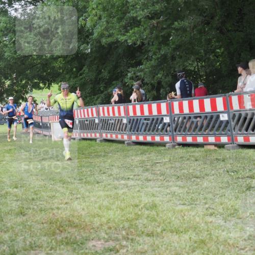 21.06.2025 - 27. Vierlanden-Triathlon KatJ http://msf.ph/oto/8006748 15.06.2025 13:00:27 Ziel 94, 1044, 1046, 1047, 1048 meine-sportfotos.de