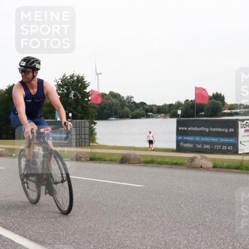 15.06.2025 - 27. Vierlanden-Triathlon H.Heesch http://msf.ph/oto/8006760 15.06.2025 10:40:35 Radfahren 228, 304, 309, 341 meine-sportfotos.de