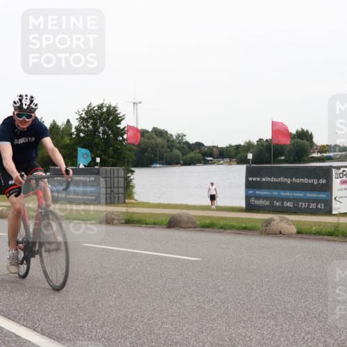 15.06.2025 - 27. Vierlanden-Triathlon H.Heesch http://msf.ph/oto/8006764 15.06.2025 10:40:36 Radfahren 228, 304, 309, 341 meine-sportfotos.de