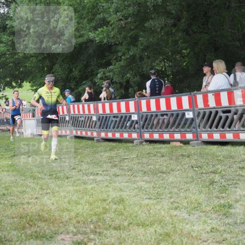 21.06.2025 - 27. Vierlanden-Triathlon KatJ http://msf.ph/oto/8006776 15.06.2025 13:00:27 Ziel 94, 1044, 1046, 1047, 1048 meine-sportfotos.de
