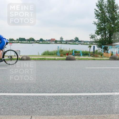 21.06.2025 - 27. Vierlanden-Triathlon H.Heesch http://msf.ph/oto/8006779 15.06.2025 13:13:53 Radfahren 1175, 1205 meine-sportfotos.de