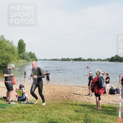21.06.2025 - 27. Vierlanden-Triathlon MichiJ http://msf.ph/oto/8006787 15.06.2026 10:07:38 Schwimmen 379, 391, 468 meine-sportfotos.de