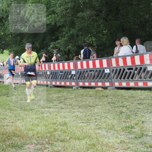 21.06.2025 - 27. Vierlanden-Triathlon KatJ http://msf.ph/oto/8006790 15.06.2025 13:00:28 Ziel 94, 1044, 1046, 1047, 1048 meine-sportfotos.de