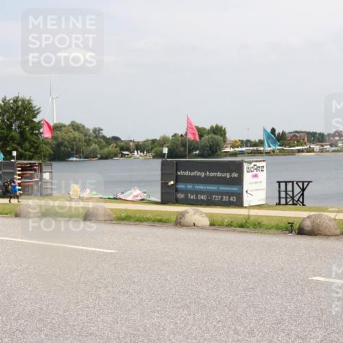 21.06.2025 - 27. Vierlanden-Triathlon H.Heesch http://msf.ph/oto/8006792 15.06.2025 11:59:49 Radfahren 757, 811, 919 meine-sportfotos.de