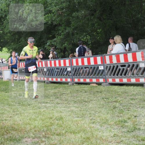 21.06.2025 - 27. Vierlanden-Triathlon KatJ http://msf.ph/oto/8006797 15.06.2025 13:00:28 Ziel 94, 1044, 1046, 1047, 1048 meine-sportfotos.de