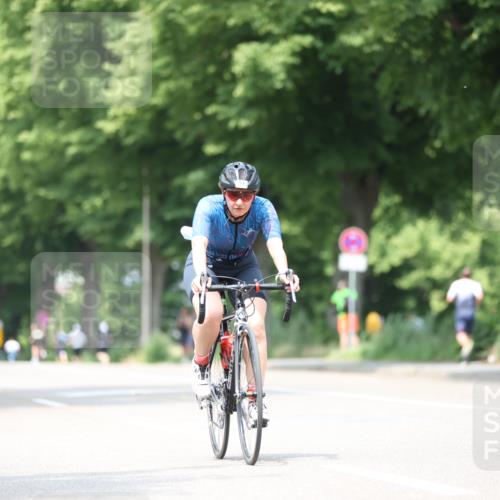 15.06.2025 - 7 Türme Triathlon Yannick Fuchs http://msf.ph/oto/8006798 15.06.2025 13:20:40 Radfahren 356, 444, 496, 610 meine-sportfotos.de