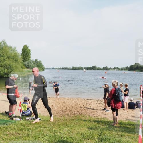 21.06.2025 - 27. Vierlanden-Triathlon MichiJ http://msf.ph/oto/8006803 15.06.2026 10:07:39 Schwimmen 379, 391, 468 meine-sportfotos.de
