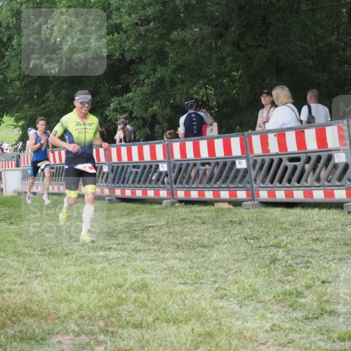 21.06.2025 - 27. Vierlanden-Triathlon KatJ http://msf.ph/oto/8006806 15.06.2025 13:00:28 Ziel 94, 1044, 1046, 1047, 1048 meine-sportfotos.de