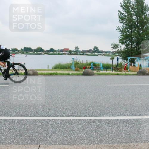 21.06.2025 - 27. Vierlanden-Triathlon H.Heesch http://msf.ph/oto/8006816 15.06.2025 13:14:12 Radfahren 1185, 1212, 1215 meine-sportfotos.de