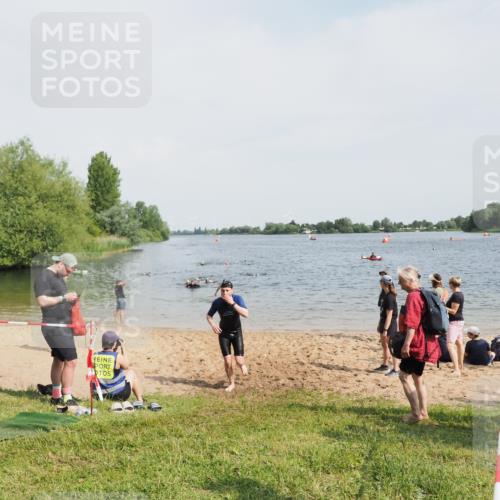 21.06.2025 - 27. Vierlanden-Triathlon MichiJ http://msf.ph/oto/8006818 15.06.2026 10:07:42 Schwimmen 371, 379, 468 meine-sportfotos.de