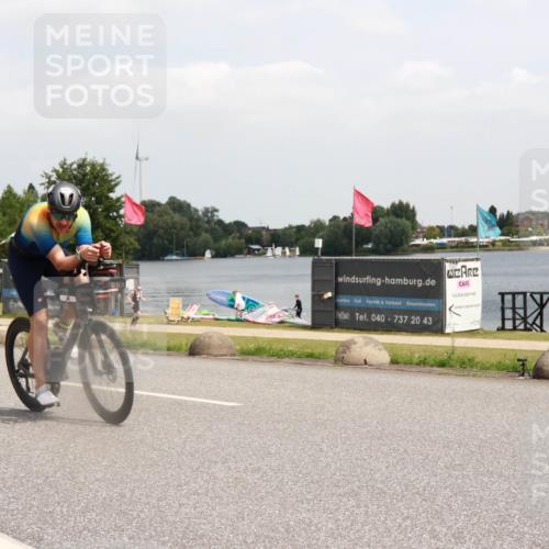 21.06.2025 - 27. Vierlanden-Triathlon H.Heesch http://msf.ph/oto/8006826 15.06.2025 12:06:56 Radfahren 718, 825, 879, 950, 959 meine-sportfotos.de