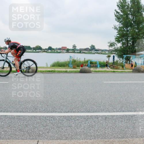 21.06.2025 - 27. Vierlanden-Triathlon H.Heesch http://msf.ph/oto/8006862 15.06.2025 13:14:15 Radfahren 1081, 1185, 1196, 1198, 1212, 1215 meine-sportfotos.de