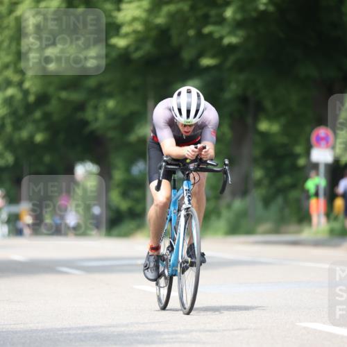15.06.2025 - 7 Türme Triathlon Yannick Fuchs http://msf.ph/oto/8006868 15.06.2025 13:20:43 Radfahren 444, 496, 610 meine-sportfotos.de