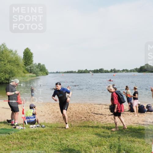 21.06.2025 - 27. Vierlanden-Triathlon MichiJ http://msf.ph/oto/8006869 15.06.2026 10:07:42 Schwimmen 371, 379, 468 meine-sportfotos.de