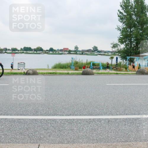 21.06.2025 - 27. Vierlanden-Triathlon H.Heesch http://msf.ph/oto/8006870 15.06.2025 13:14:15 Radfahren 1081, 1185, 1196, 1198, 1212, 1215 meine-sportfotos.de