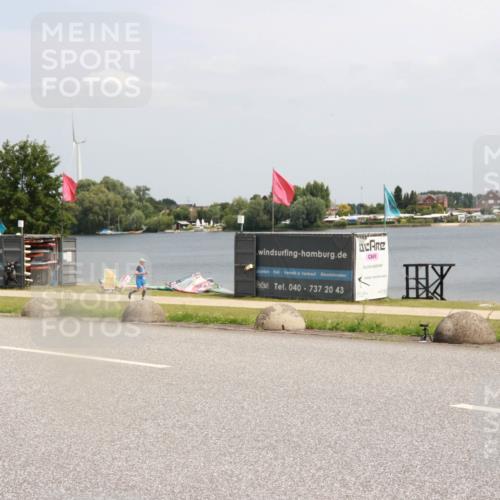 21.06.2025 - 27. Vierlanden-Triathlon H.Heesch http://msf.ph/oto/8006873 15.06.2025 11:59:51 Radfahren 757, 811, 919 meine-sportfotos.de