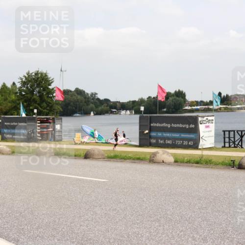 21.06.2025 - 27. Vierlanden-Triathlon H.Heesch http://msf.ph/oto/8006905 15.06.2025 12:06:58 Radfahren 718, 825, 879, 950, 959 meine-sportfotos.de