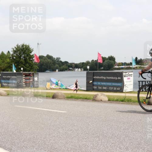 21.06.2025 - 27. Vierlanden-Triathlon H.Heesch http://msf.ph/oto/8006912 15.06.2025 12:06:58 Radfahren 718, 825, 879, 950, 959 meine-sportfotos.de