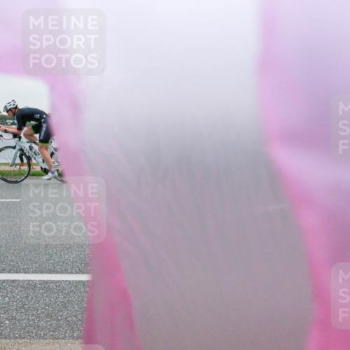 21.06.2025 - 27. Vierlanden-Triathlon H.Heesch http://msf.ph/oto/8006922 15.06.2025 13:14:20 Radfahren 1081, 1196, 1198, 1203, 1228 meine-sportfotos.de