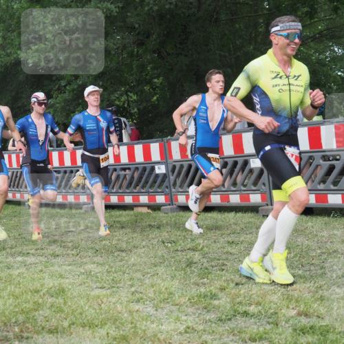 21.06.2025 - 27. Vierlanden-Triathlon KatJ http://msf.ph/oto/8006933 15.06.2025 13:00:30 Ziel 12, 94, 1044, 1046, 1047, 1048 meine-sportfotos.de