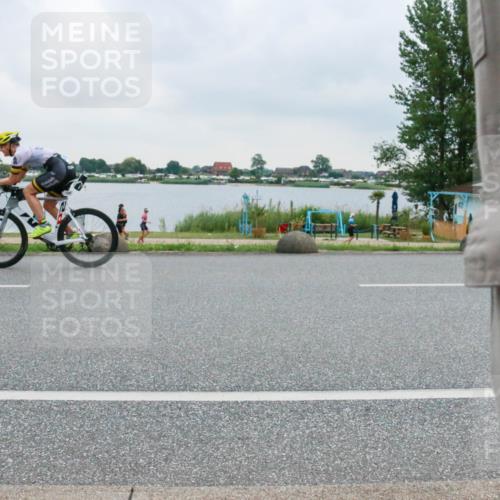 21.06.2025 - 27. Vierlanden-Triathlon H.Heesch http://msf.ph/oto/8006939 15.06.2025 13:14:21 Radfahren 1081, 1196, 1198, 1203, 1228 meine-sportfotos.de
