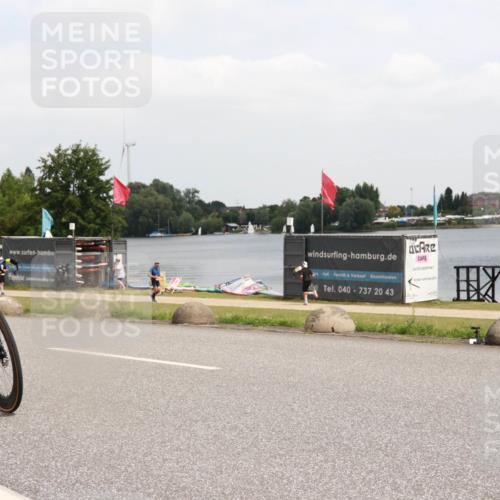 21.06.2025 - 27. Vierlanden-Triathlon H.Heesch http://msf.ph/oto/8006963 15.06.2025 12:07:21 Radfahren 662, 749, 867, 869 meine-sportfotos.de