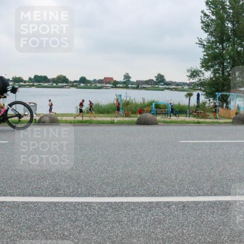 21.06.2025 - 27. Vierlanden-Triathlon H.Heesch http://msf.ph/oto/8006975 15.06.2025 13:14:46 Radfahren 1229 meine-sportfotos.de