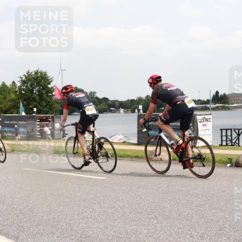 21.06.2025 - 27. Vierlanden-Triathlon H.Heesch http://msf.ph/oto/8006988 15.06.2025 12:07:26 Radfahren 228, 662, 867, 869, 909, 1000, 1002 meine-sportfotos.de