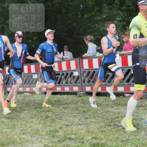 21.06.2025 - 27. Vierlanden-Triathlon KatJ http://msf.ph/oto/8006990 15.06.2025 13:00:30 Ziel 12, 94, 1044, 1046, 1047, 1048 meine-sportfotos.de