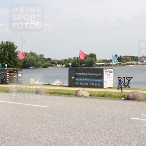 21.06.2025 - 27. Vierlanden-Triathlon H.Heesch http://msf.ph/oto/8006996 15.06.2025 11:59:55 Radfahren 891, 919 meine-sportfotos.de
