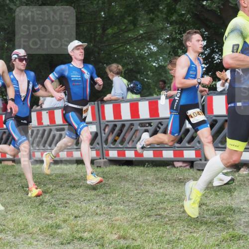 21.06.2025 - 27. Vierlanden-Triathlon KatJ http://msf.ph/oto/8007002 15.06.2025 13:00:30 Ziel 12, 94, 1044, 1046, 1047, 1048 meine-sportfotos.de