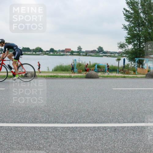 21.06.2025 - 27. Vierlanden-Triathlon H.Heesch http://msf.ph/oto/8007003 15.06.2025 13:14:48 Radfahren 1211, 1216, 1229 meine-sportfotos.de