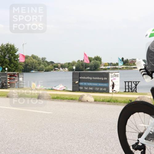 21.06.2025 - 27. Vierlanden-Triathlon H.Heesch http://msf.ph/oto/8007022 15.06.2025 11:59:57 Radfahren 891 meine-sportfotos.de