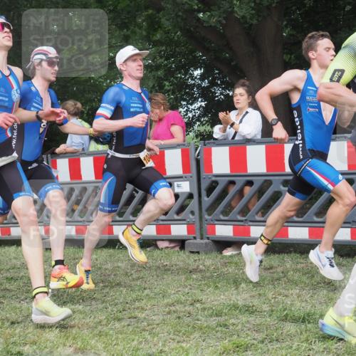 21.06.2025 - 27. Vierlanden-Triathlon KatJ http://msf.ph/oto/8007032 15.06.2025 13:00:30 Ziel 12, 94, 1044, 1046, 1047, 1048 meine-sportfotos.de