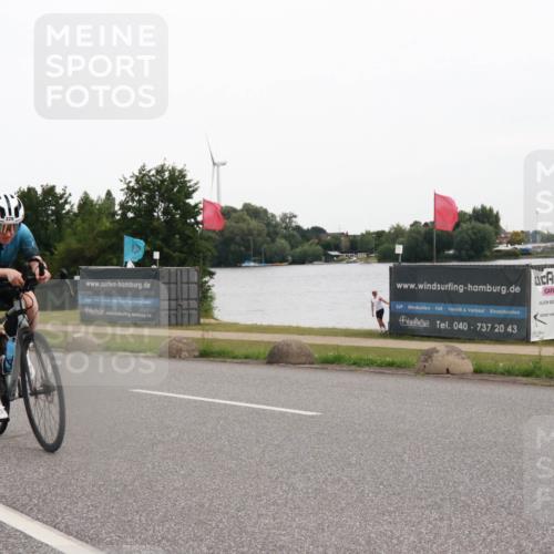 15.06.2025 - 27. Vierlanden-Triathlon H.Heesch http://msf.ph/oto/8007045 15.06.2025 10:41:28 Radfahren 229, 453 meine-sportfotos.de