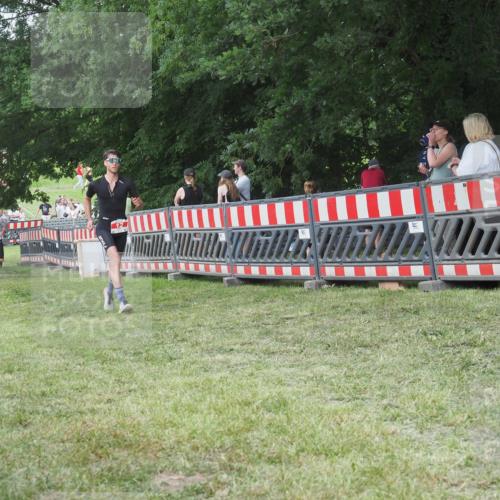 21.06.2025 - 27. Vierlanden-Triathlon KatJ http://msf.ph/oto/8007050 15.06.2025 13:00:38 Ziel 12, 639 meine-sportfotos.de